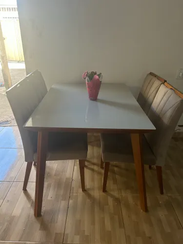 Mesa 4 cadeiras