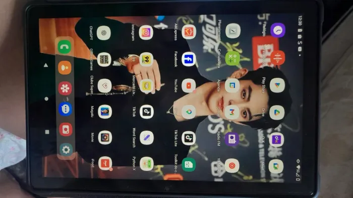 TABLET SEMI NOVO PRA SAIR HOJEE