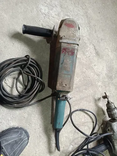 Vendo Esmerilhadeira Bosch antiga