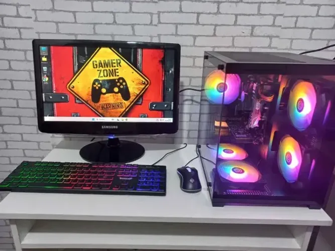 PC Gamer Intel i5 Novo / 16 GB / SSD / R7 de 4 GB / Tela LED 19" / Garantia