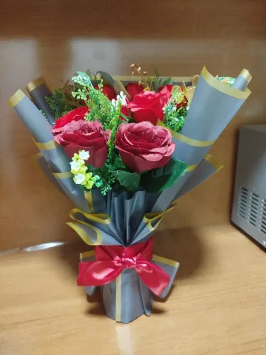 Buquês de flores artificiais a partir de 40,00
