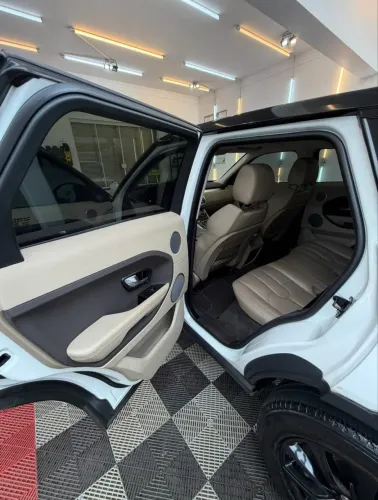 Land Rover Range Rover Evoque Pure 2.0 Aut. 5P 2015