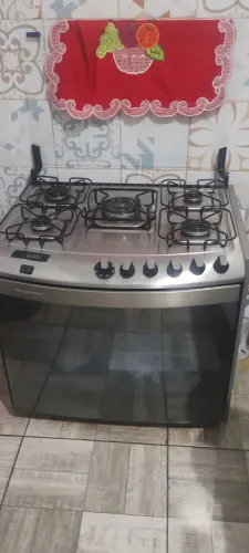 Vendo fogão 5 bocas com timer digital valor 500 reis ZAP *