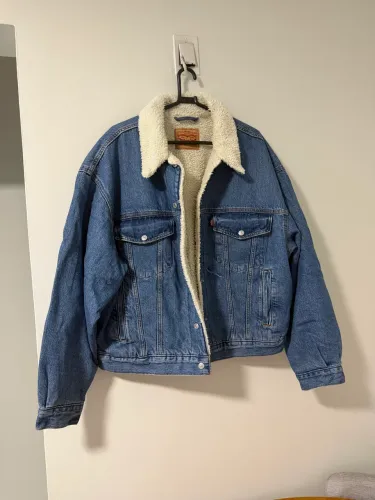 Jaqueta Jeans Levi?s tamanho xl usada somente uma vez