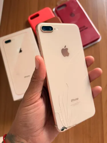 IPhone 8 plus dourado
