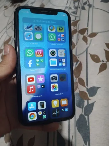 Vendo iPhone xr semi-novo.