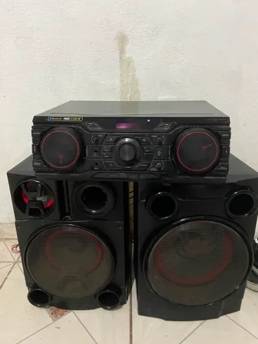 LG XBOOM 