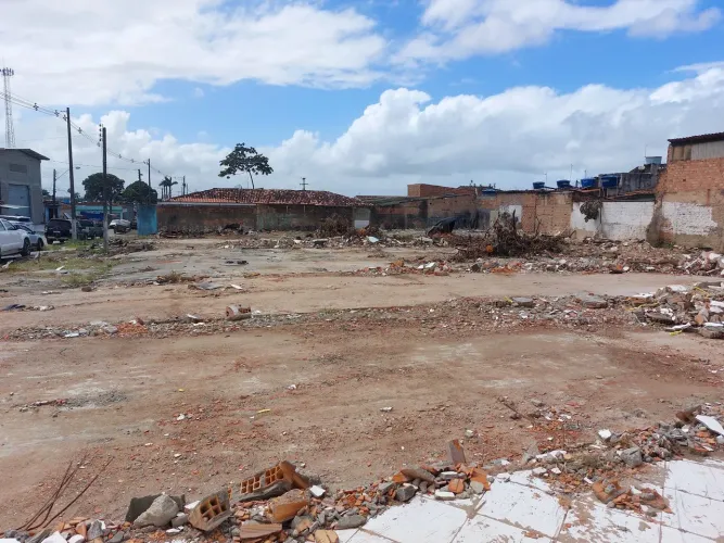 EXELENTE TERRENO NA AV. DURVAL DE GÓES MONTEIRO