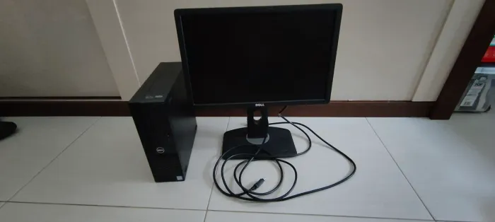 Computador Dell para retirada de peças