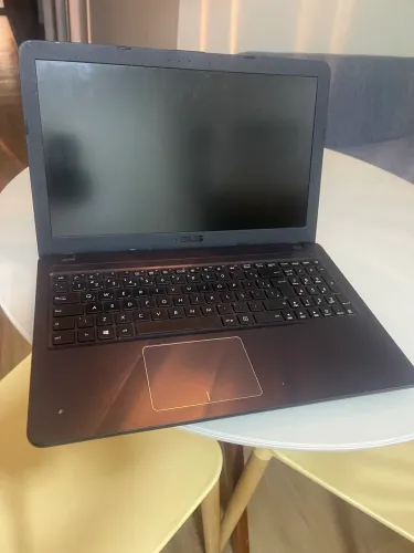 Notebook asus i5 de 8º geração + monitor Samsung 24p 75hz