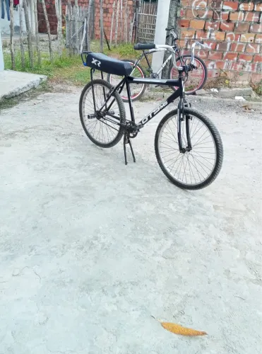 Vendo bicicleta aro 26 semi nova