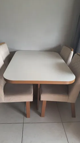 Vendo mesa 4 lugares