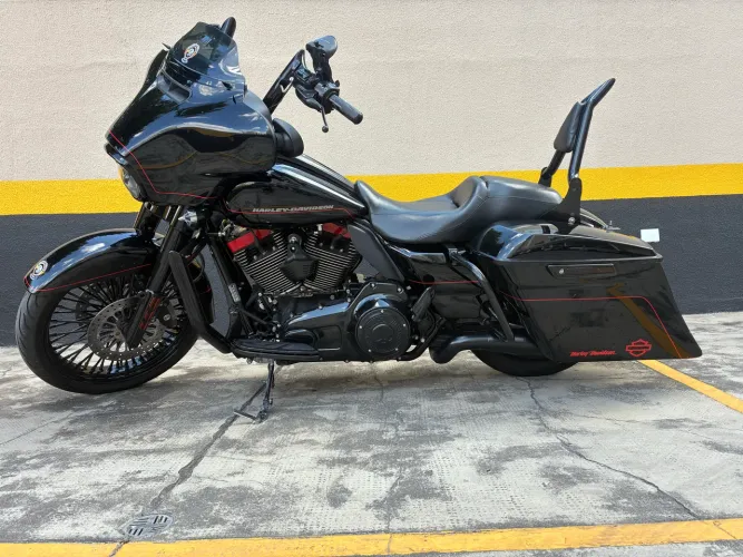 Harley Davidson Street Glide Touring 
