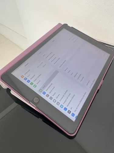 iPad 7ª Geração - 32GB - Wi-Fi + Celular - Tela 10,2?
