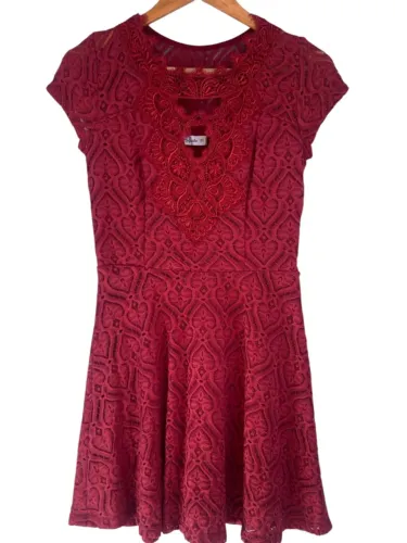 Vestido De Renda Marsala/Bordô Rodado Evasê, Tamanho M (Novo)