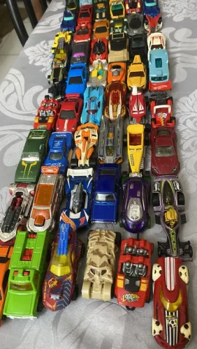 Lote de 50 carrinhos, 