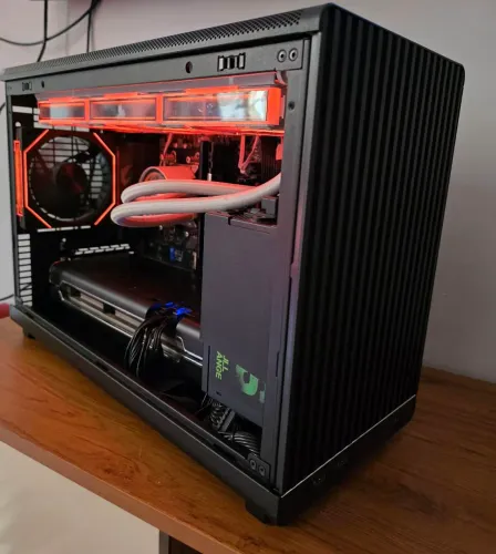 PC GAMER AMD RYZEN 5 3600+ RX 5700XT+16 GB RAM 2X8 <br>