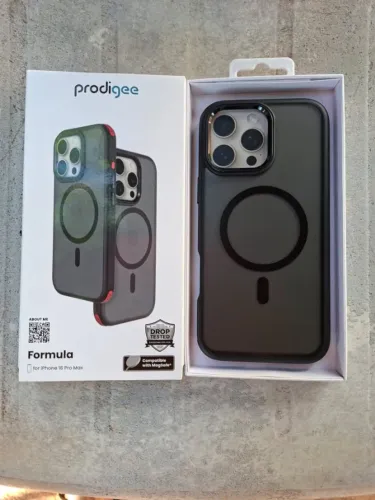 Vendo capinha do IPhone 16 Pro max - Arrasta pro lado e leia todo o anúncio