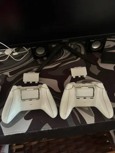 XBOX SERIES S 512GB + 2 CONTROLES + BASE COM CARREGAMENTO