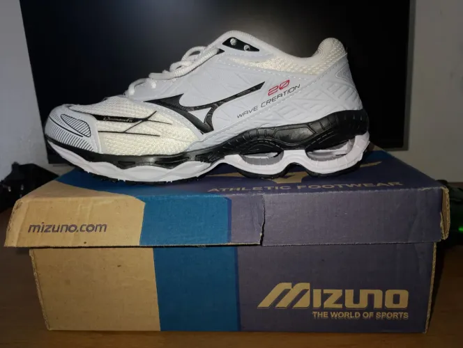 Tênis esportivo Mizuno academia pedalada caminhada e corrida