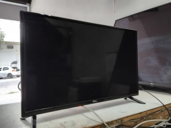 TV Philco 32" LED (Revisada) - Excelente para Conversor ou Games