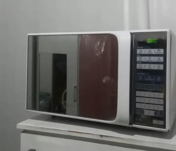 Entrega GRÁTIS em alguns lugares. Microondas midea 31l espelhado