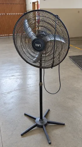Lote com 5 Ventiladores de Pedestal 60cm - Usados e Funcionando