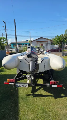 Bote inflavel casco rigido