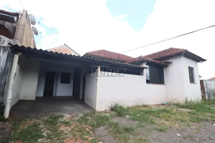Casa comercial para alugar na Av Duque de Caxias no centro de Londrina.