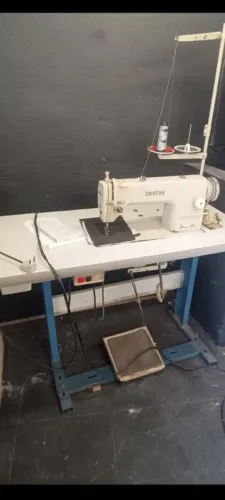 Máquina de costura Brother reta