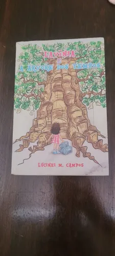 Lavínia e a Árvore dos Tempos