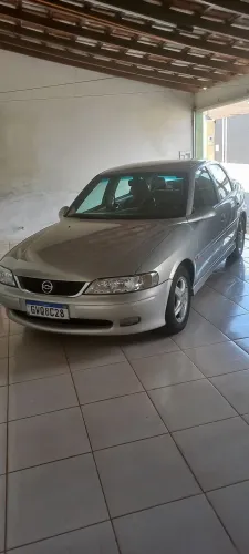 Chevrolet Vectra CD 2.2 16V / 2.0 16V Mec./aut. 2001