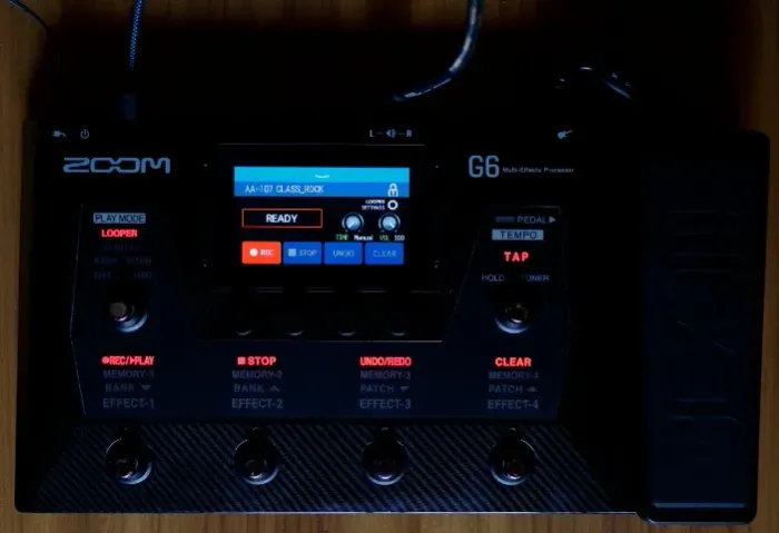 Pedaleira de Guitarra Zoom G6 Multi-efeitos Touch Screen Loop Send Return Fácil de Usar
