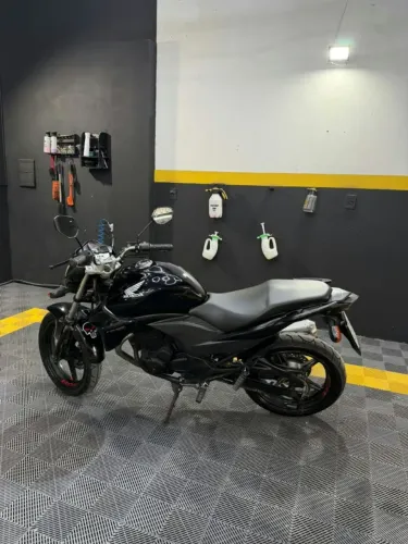 Moto CB 300