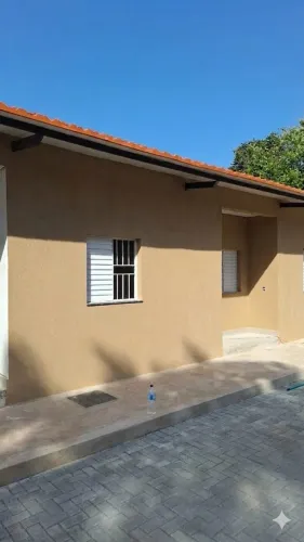 Alugo casa 2Q próx vila Brasília