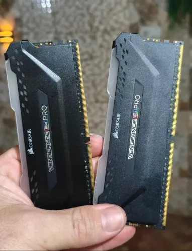 (Venda/troca) 16GB DDR4 Corsair Vengeance RGB PRO 3000mhz