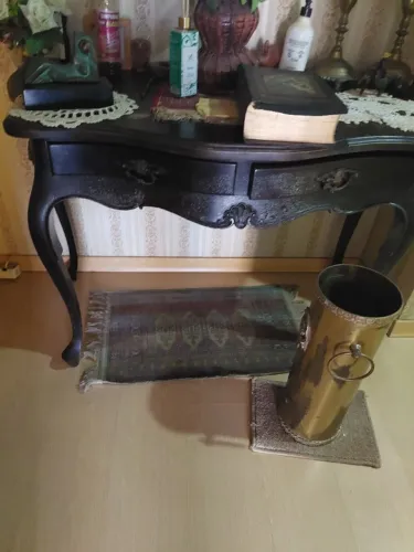 Mesa de jantar com tampo dobrável, estilo chipandale, serve também como aparador