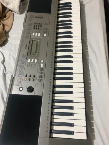 Teclado Yamaha PSR-E353