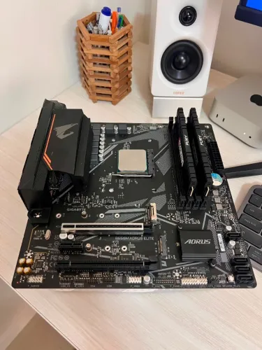 Kit Upgrade AM4 Ryzen 5 5600 + B550 Aorus + 16gb Renegade 4000mhz