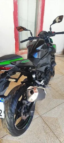 Moto kavasaky Z400