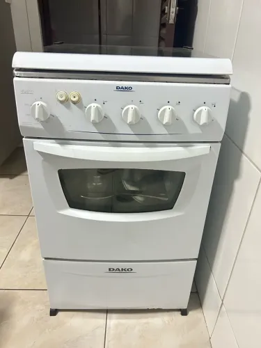 Fogao Dako 4 bocas eletrico, com forno e tampa de vidro
