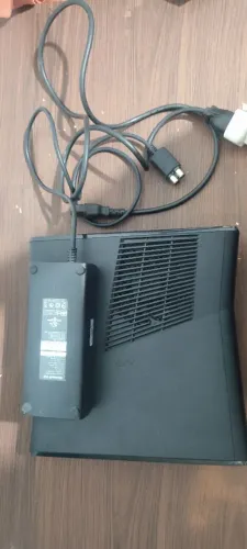 Xbox 360 slim para retirada de peças 
