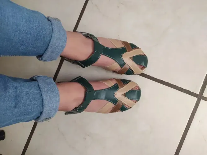 Sandália feminina ortopédica