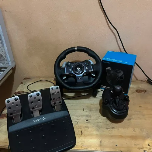 LOGTECH G920 SEMI-NOVO