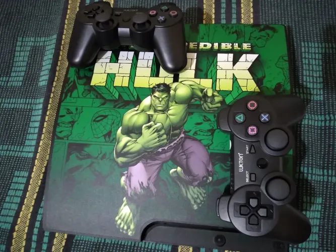 PS3 SLIM DESTRAVADO 1TB EM ESTADO DE NOVO