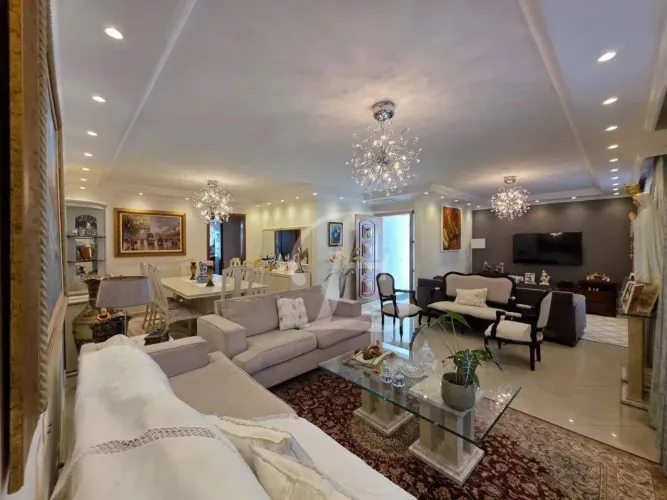 Sobrado à venda | 318m² | 4 dormitórios | 1 suíte | 5 vagas | Tremembé - São Paulo/SP