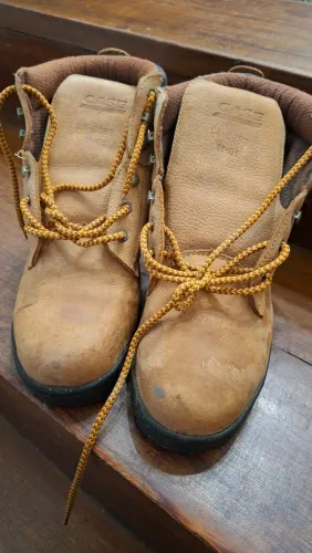 Bota masculina tamanho 42