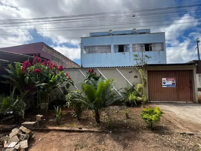 CASA EM ITAMARAJU 3 ANDARES