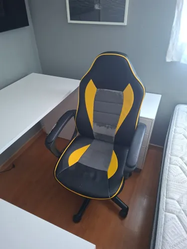 Cadeira gamer simples - tecido superficial desgastado
