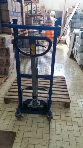 Paleteira empilhadeira manual 500kg